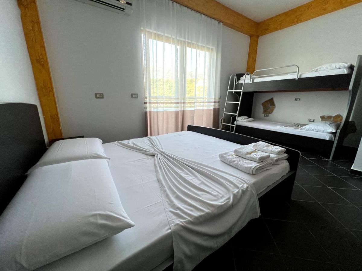 Hotel Bashkia e Orikumit Exteriör bild