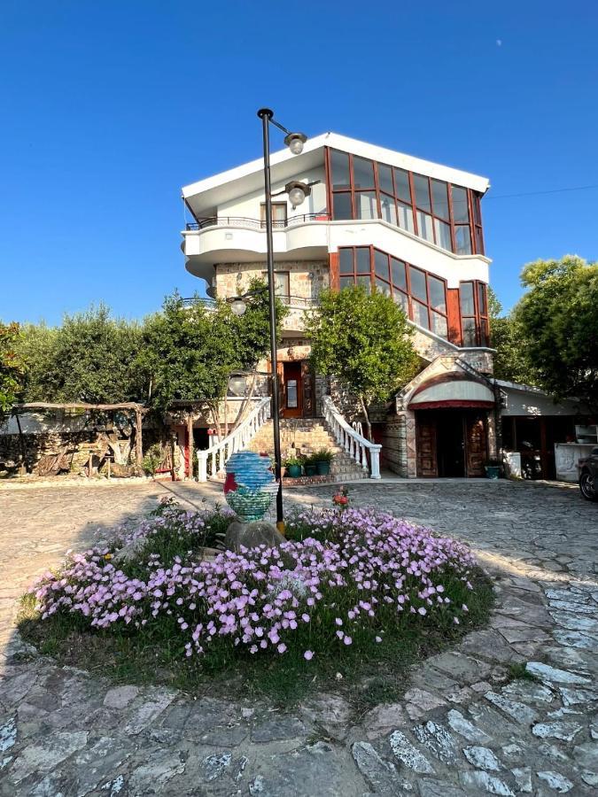 Hotel Bashkia e Orikumit Exteriör bild