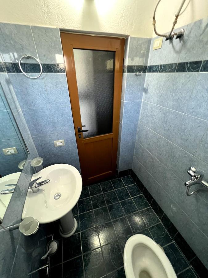 Hotel Bashkia e Orikumit Exteriör bild