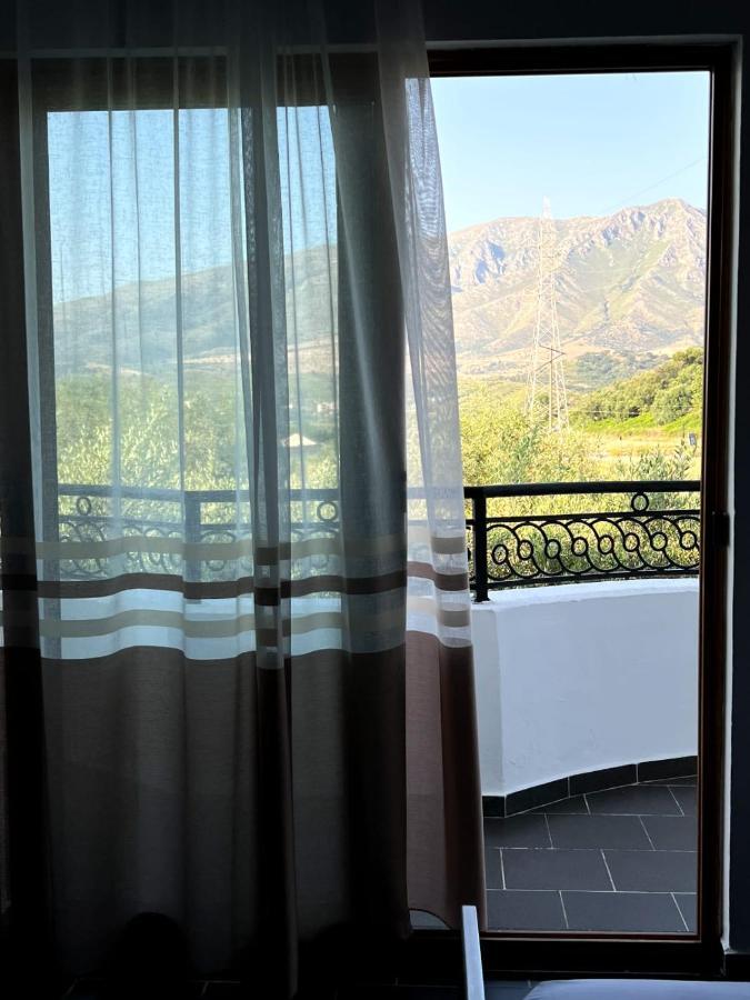 Hotel Bashkia e Orikumit Exteriör bild